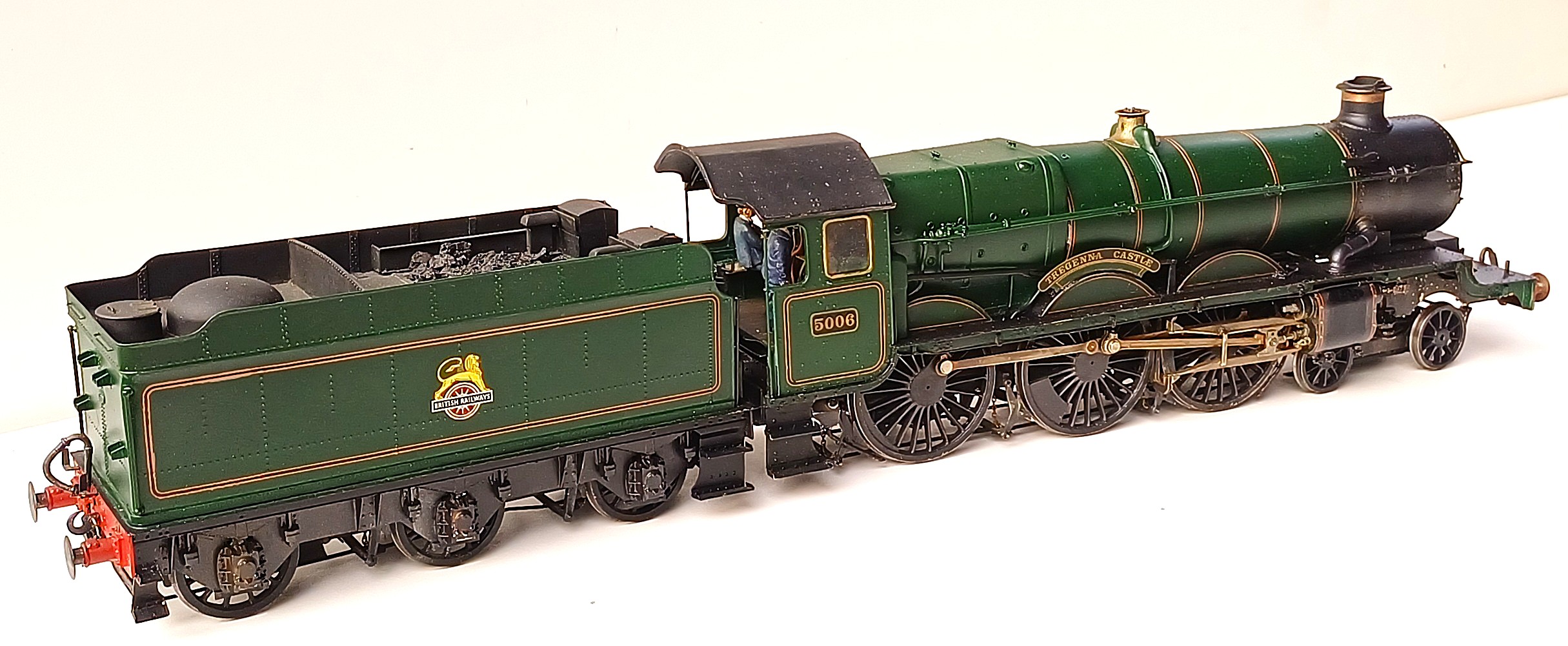 BR (ex GWR) Collett Castle class 4-6-0 no. 5006 Tregenna Castle in SCALE7 - Image 2