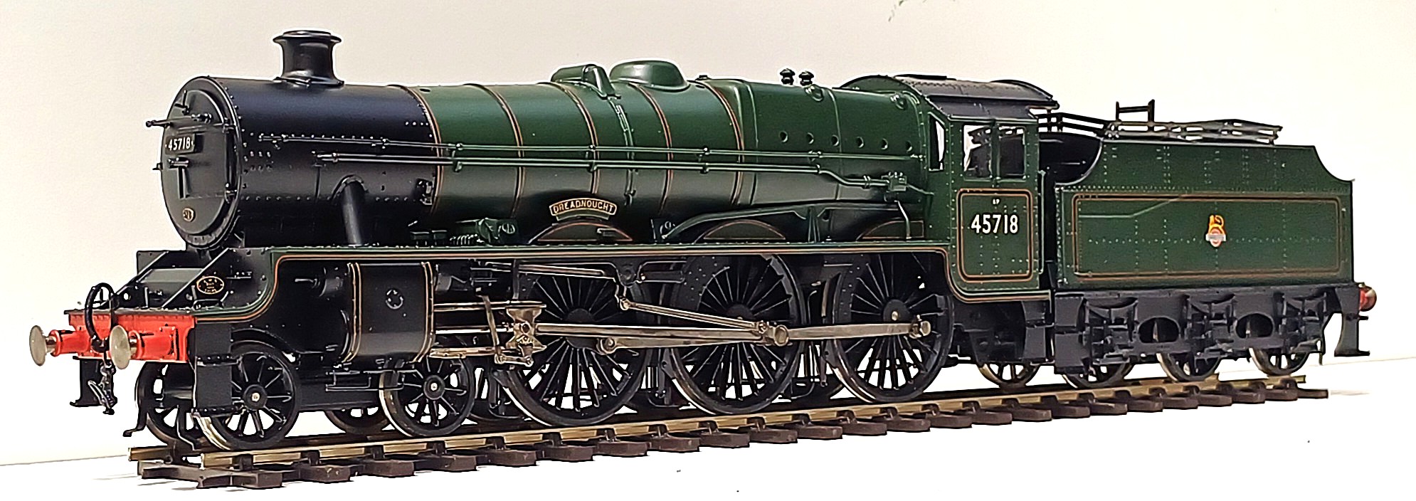 BR (ex LMS) Stanier Jubilee class 4-6-0 no. 45718 Dreadnought