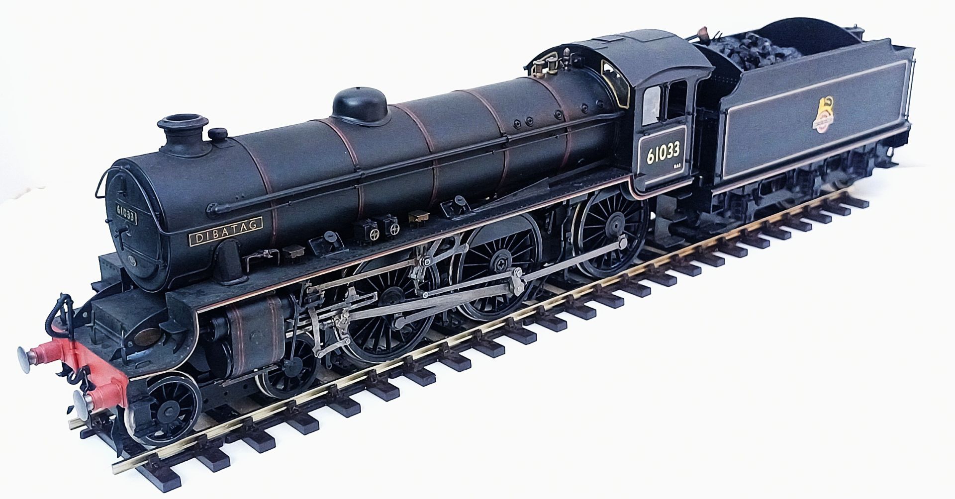 BR (exLNER) Thompson B1 class 4-6-0 no. 61033 Dibatag - Image 3