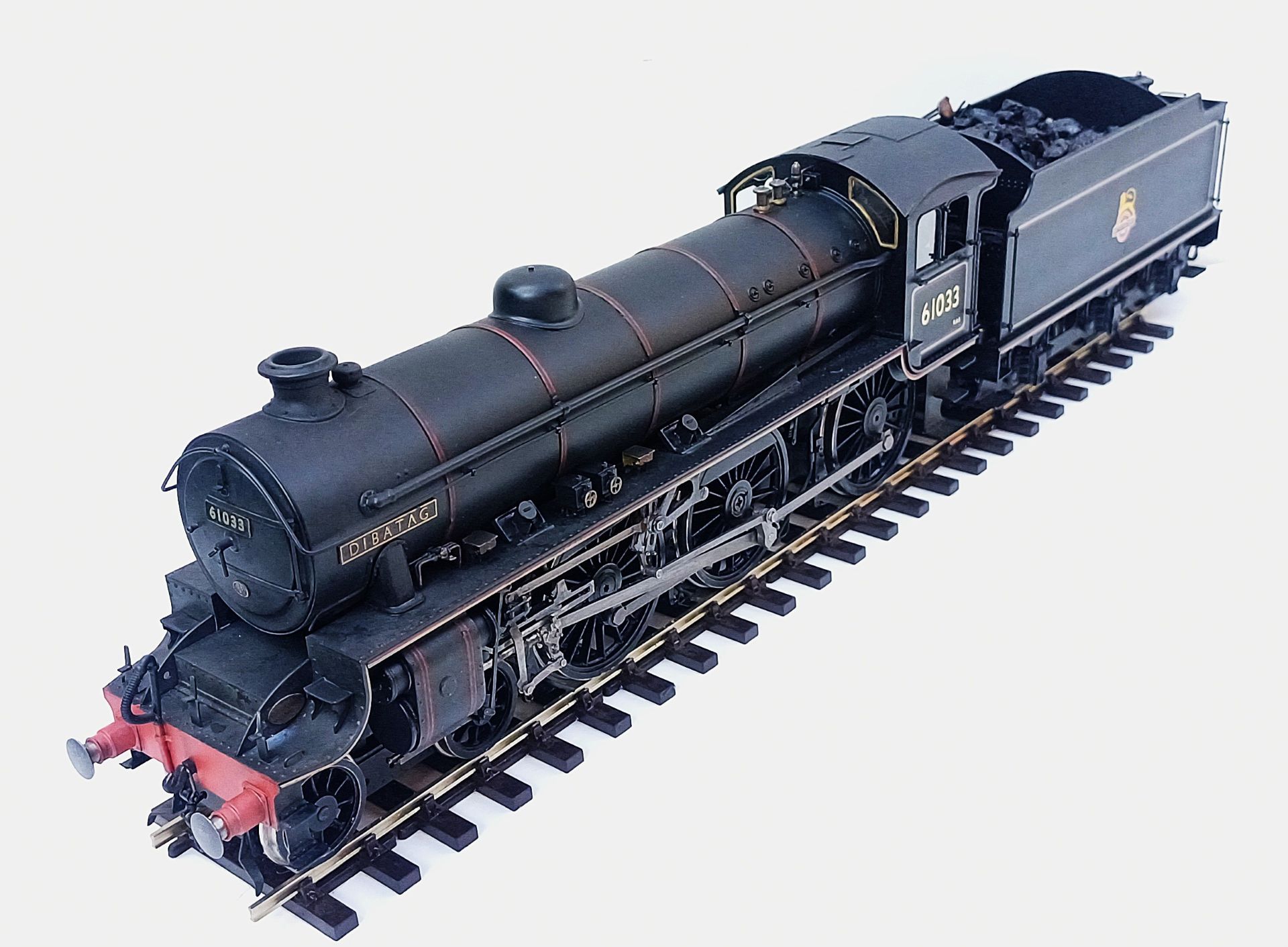 BR (exLNER) Thompson B1 class 4-6-0 no. 61033 Dibatag - Image 4